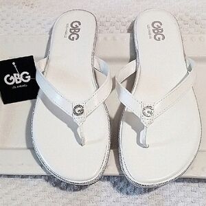 GBG Los Angeles ⚜️White Embelished Detail Sandals 10. ⚜️👑⚜️ Elegant!
